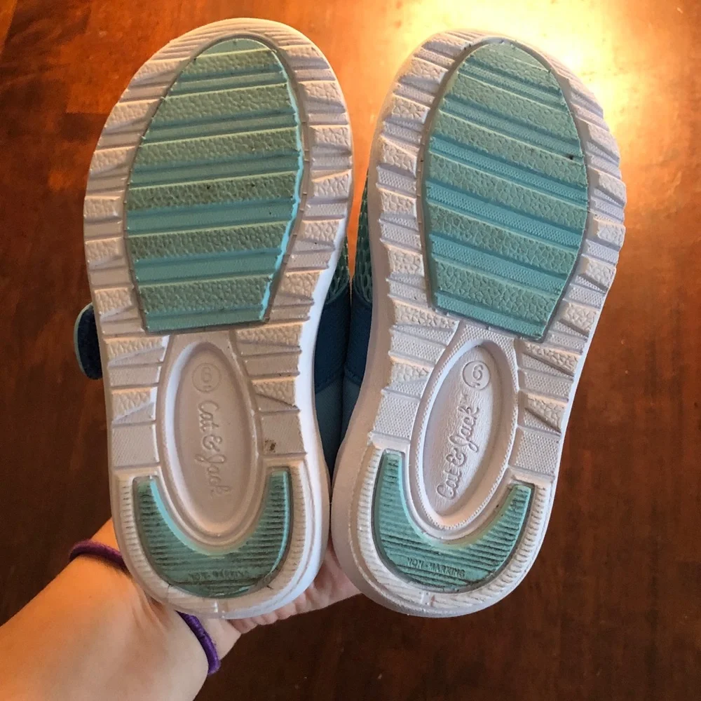 🍄 Cat & Jack Baby Mesh Water Shoes with Elastic Strap